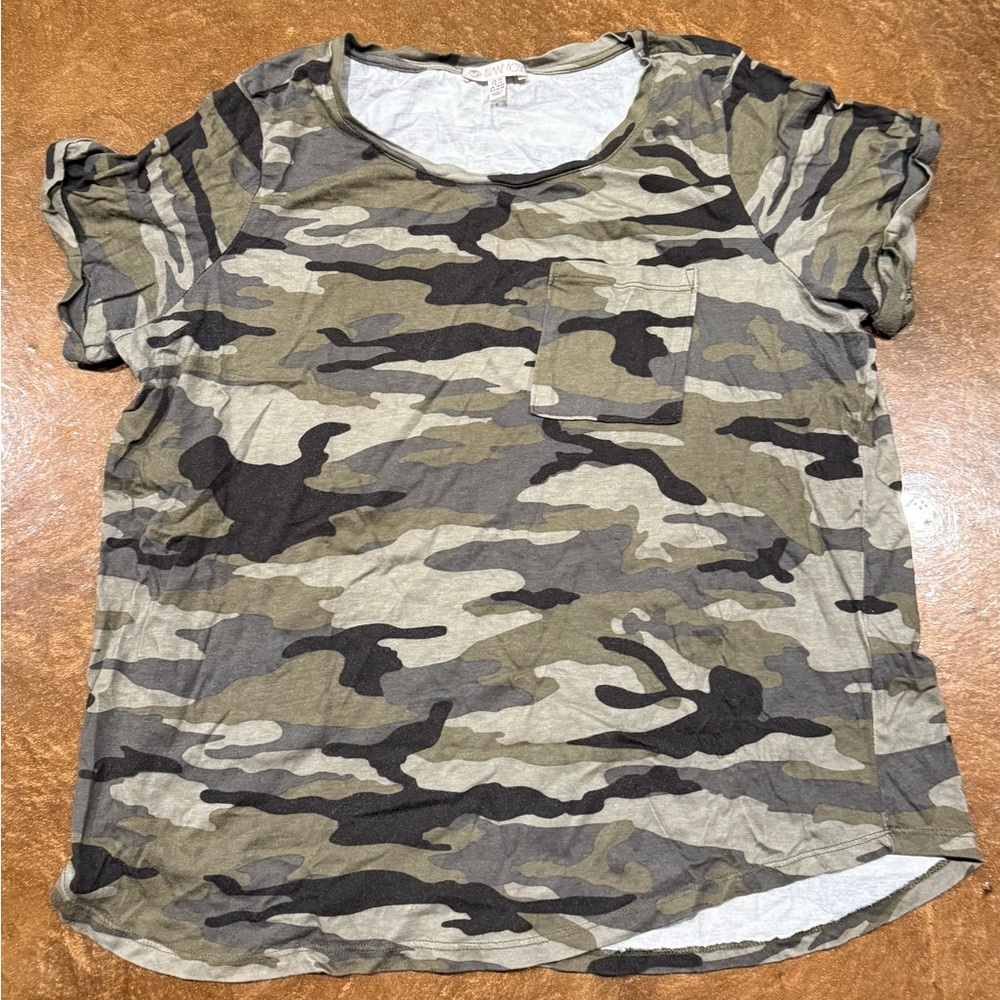 Women's Camouflage Short Sleeve Tee
